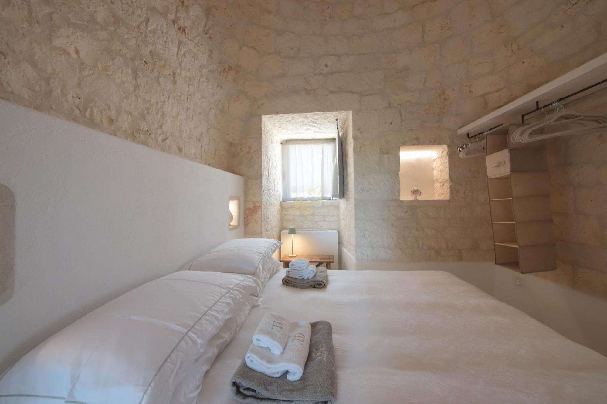 Villa Td I Coni Di Pinure Trulli With Scenic Valley View Martina Franca Exterior foto